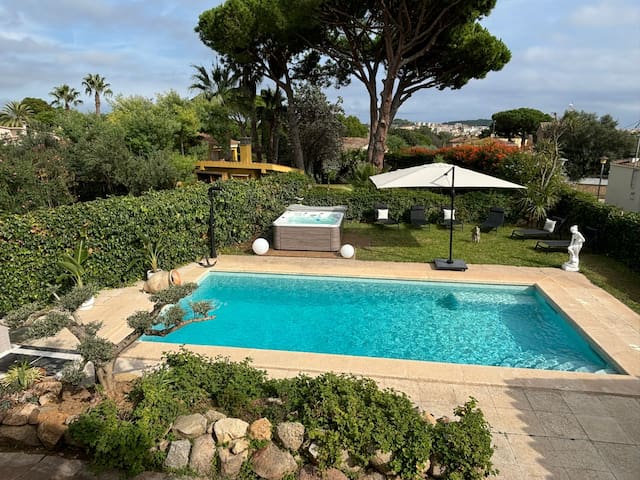 Encantadora Villa, Piscina,Spa,700m de la playa