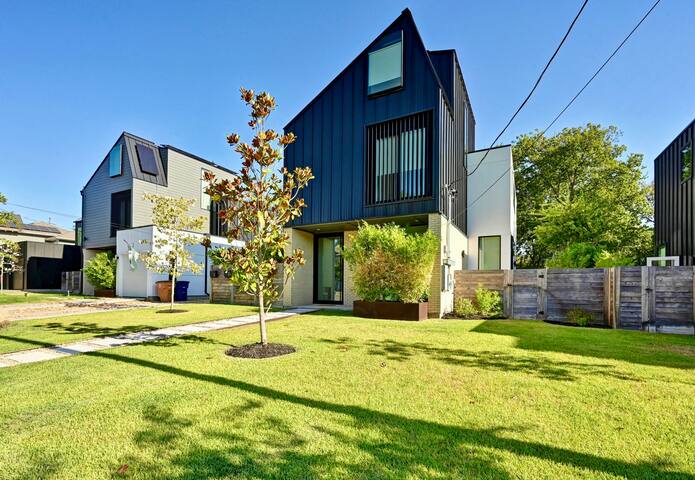 Stunning New Modern Zilker Perfection with Pool! gallery image 2