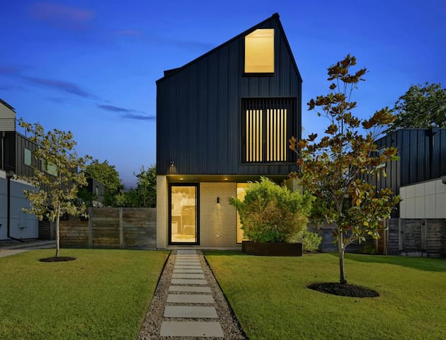 Stunning New Modern Zilker Perfection with Pool!