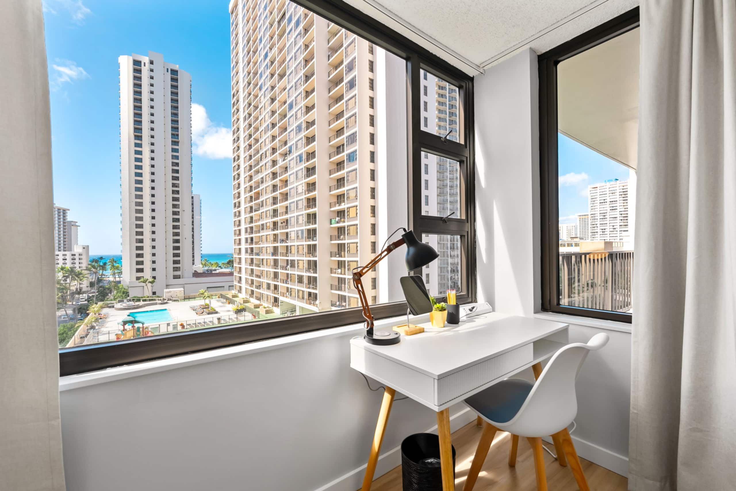 Cozy 1 Bed in Waikiki w/ Parking - Image 10