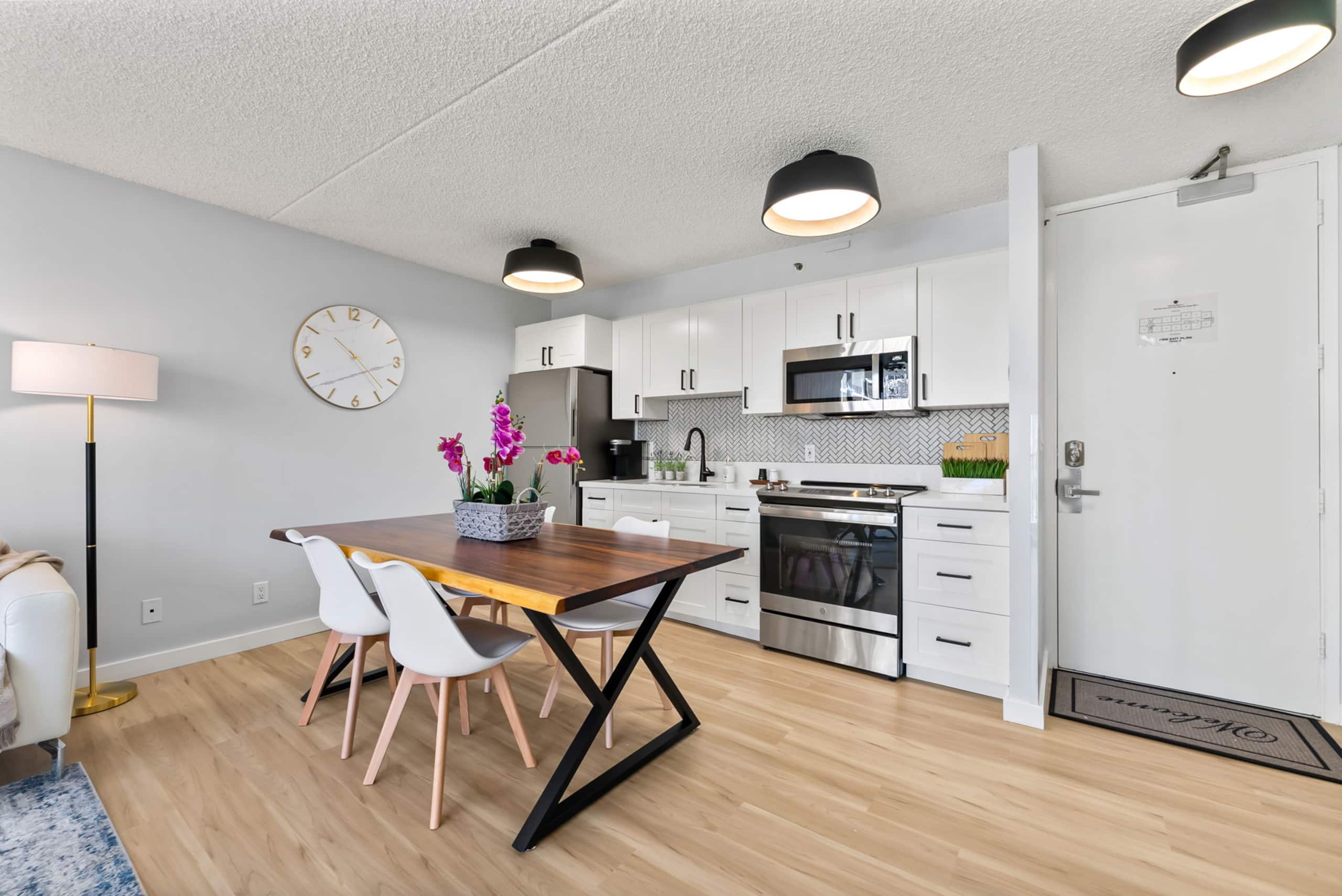 Cozy 1 Bed in Waikiki w/ Parking - Image 4