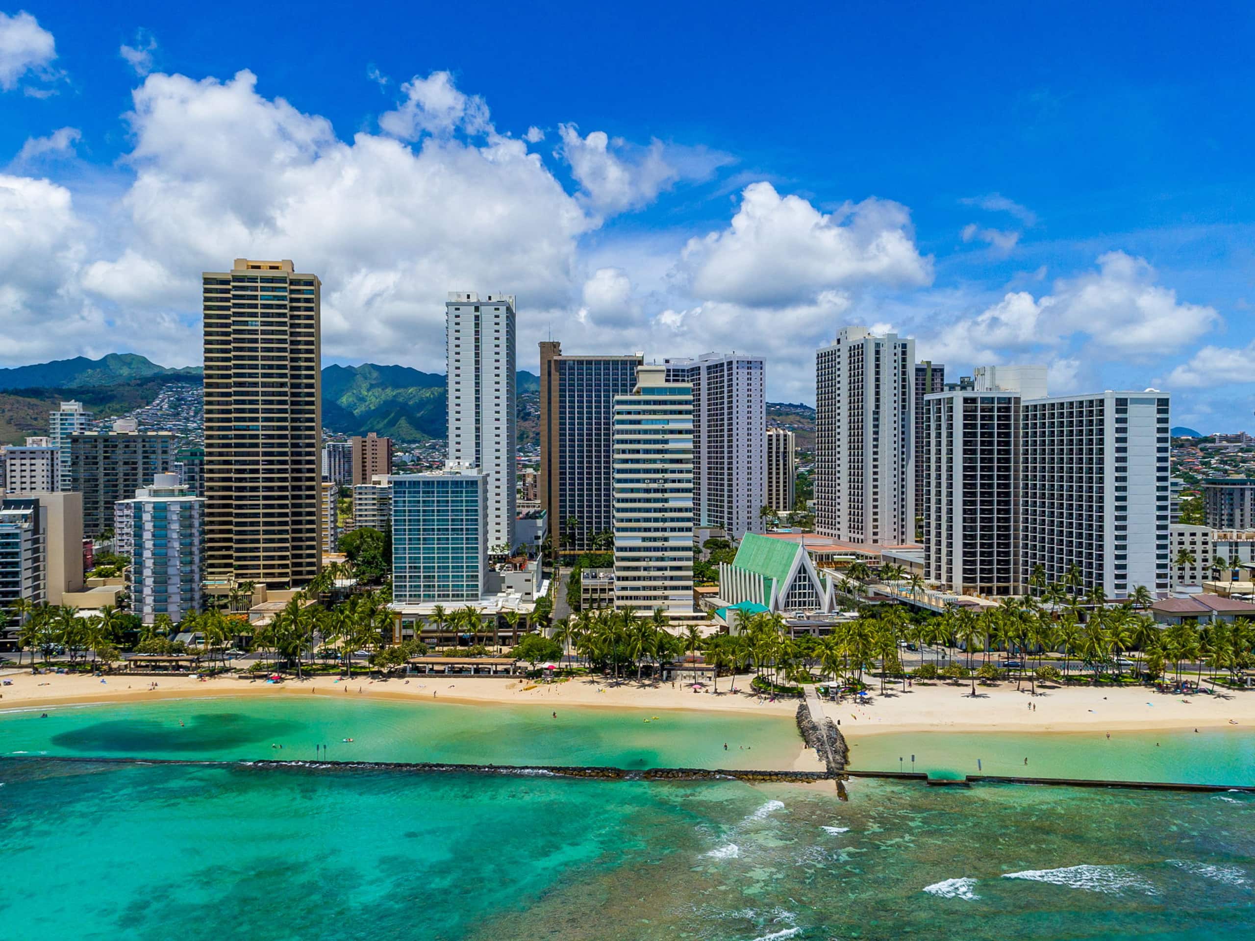 Cozy 1 Bed in Waikiki w/ Parking - Image 19