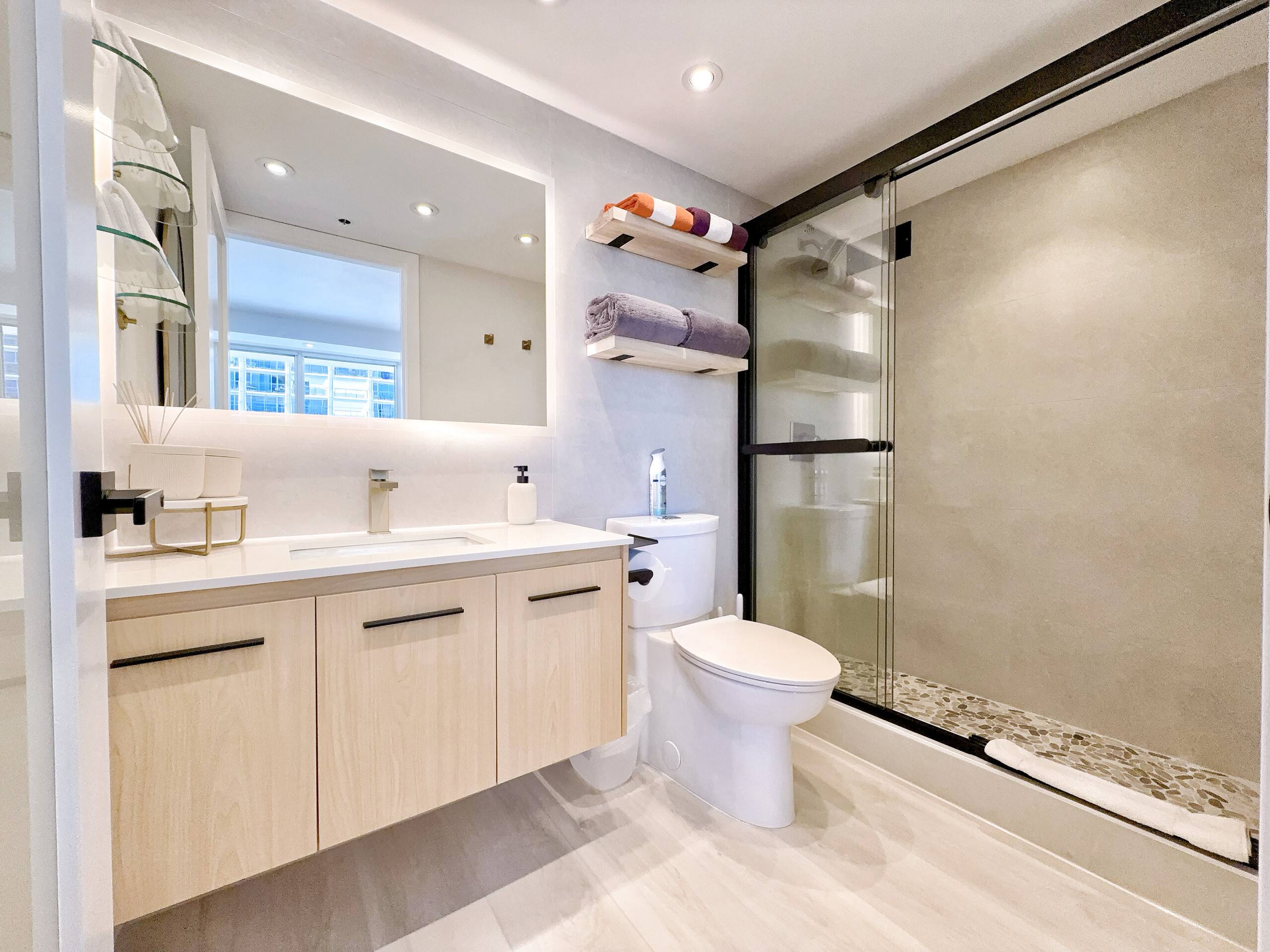 Chic & Cozy-Central Waikiki-King Studio-Renovated! - Image 24