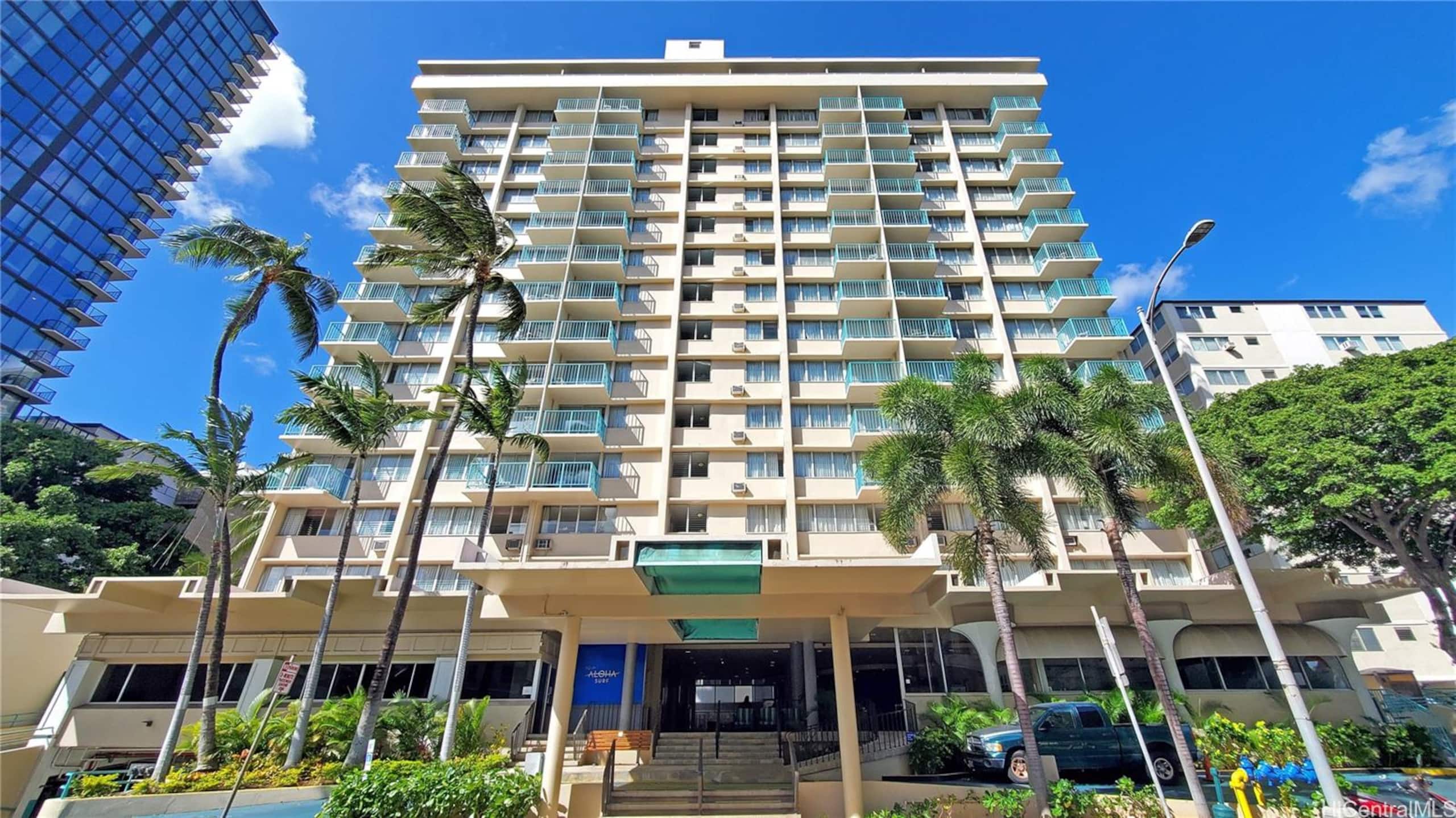 Chic & Cozy-Central Waikiki-King Studio-Renovated! - Image 38