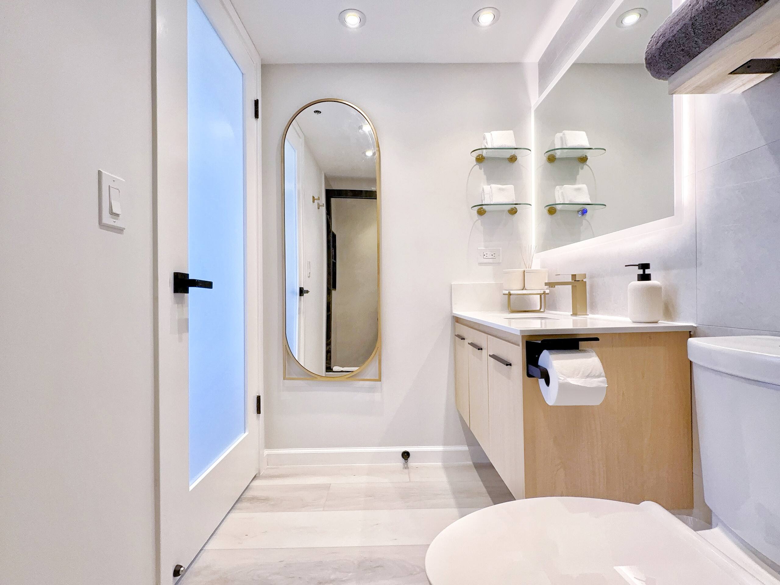 Chic & Cozy-Central Waikiki-King Studio-Renovated! - Image 26