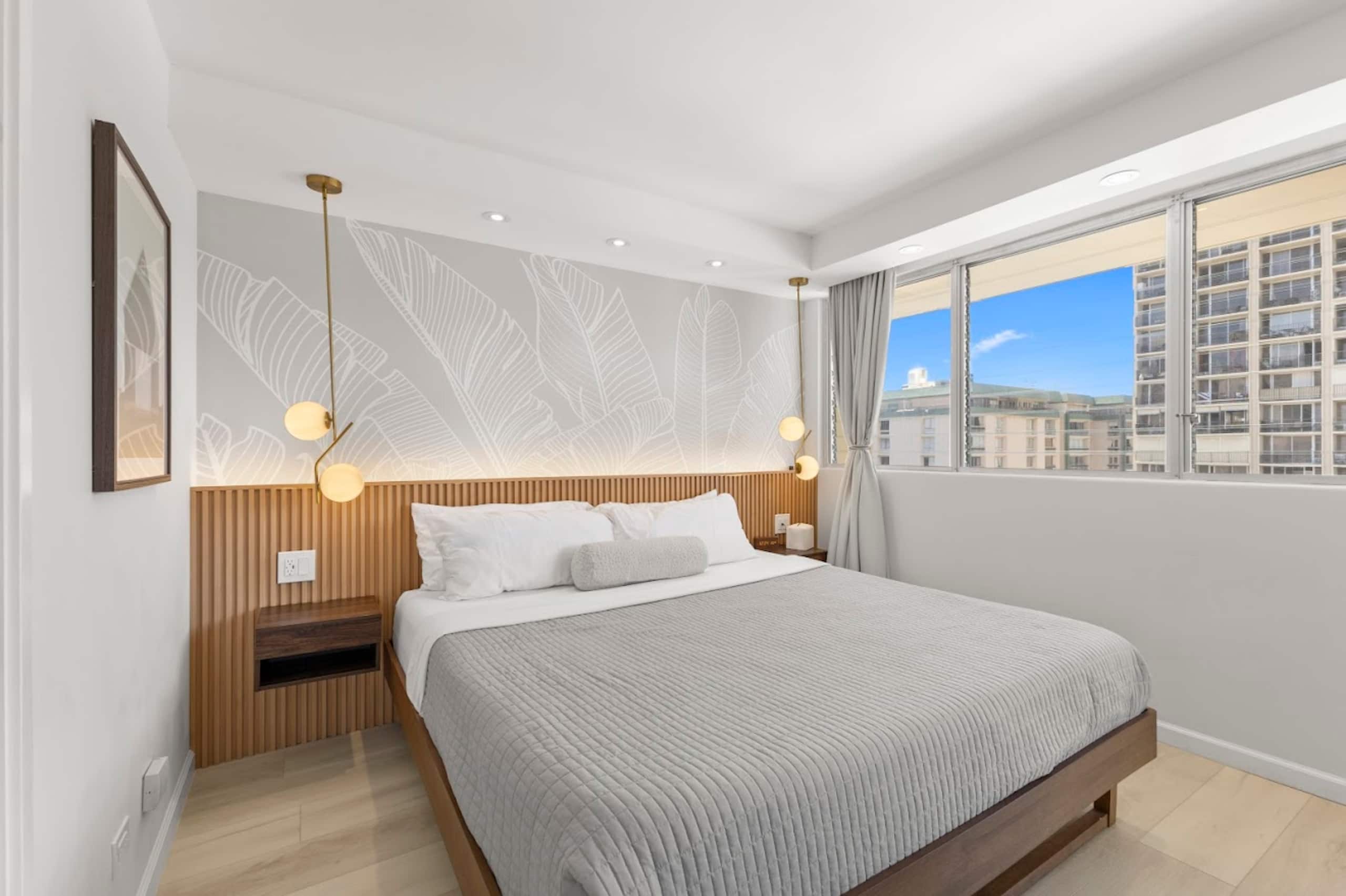 Chic & Cozy-Central Waikiki-King Studio-Renovated! - Image 12
