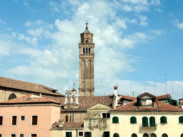 Santo Stefano Palace Suite 3 gallery image 3