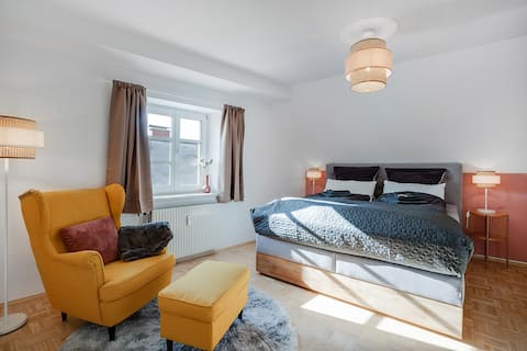 Cozy & Calm | CityCenter | Free Parking