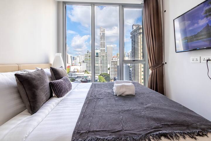 SuperHost Posh 2BR Sukhumvit 11 BTS Nana 5 Min T21 gallery image 4