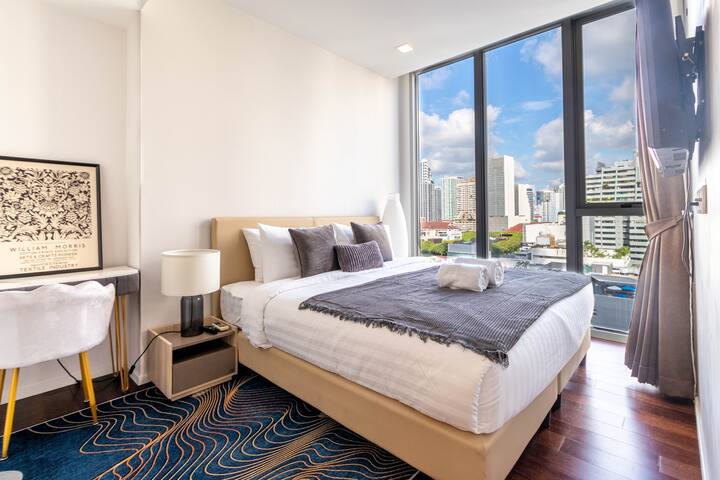 SuperHost Posh 2BR Sukhumvit 11 BTS Nana 5 Min T21 gallery image 2