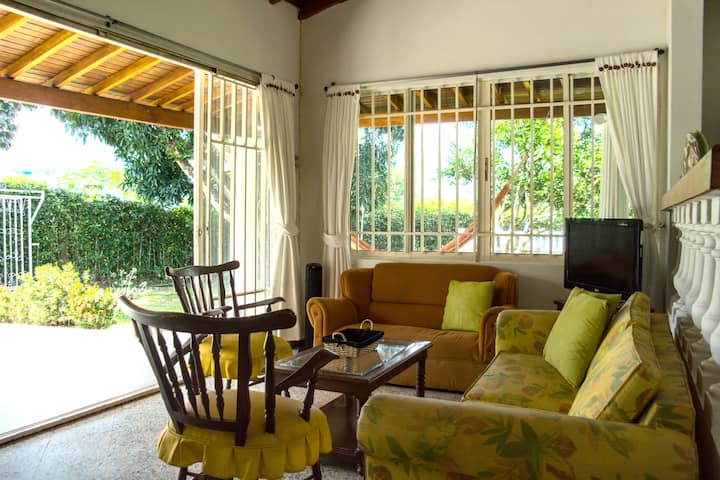 Finca Con Piscina Privada En San Jeronimo - San Jerónimo