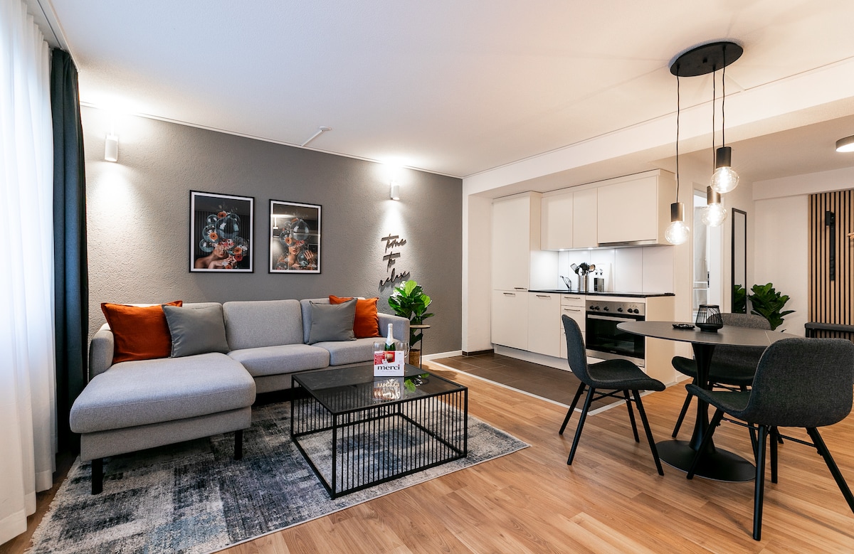 שבו בסלון הנוח