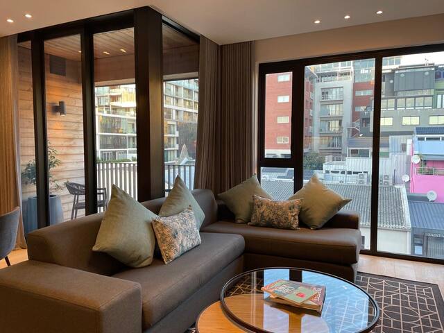 Old Cape Quarter Luxury | King Beds | Views gallery image 2