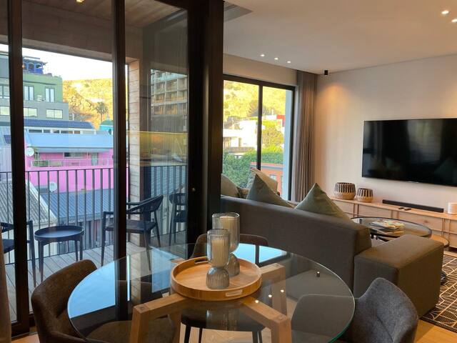 Old Cape Quarter Luxury | King Beds | Views gallery image 3