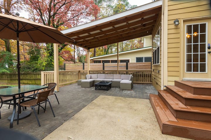 Capital City ~ With Fenced Yard
