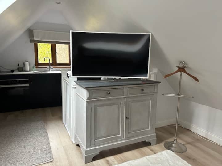 Serene Surrey Hills Hideaway - Shere