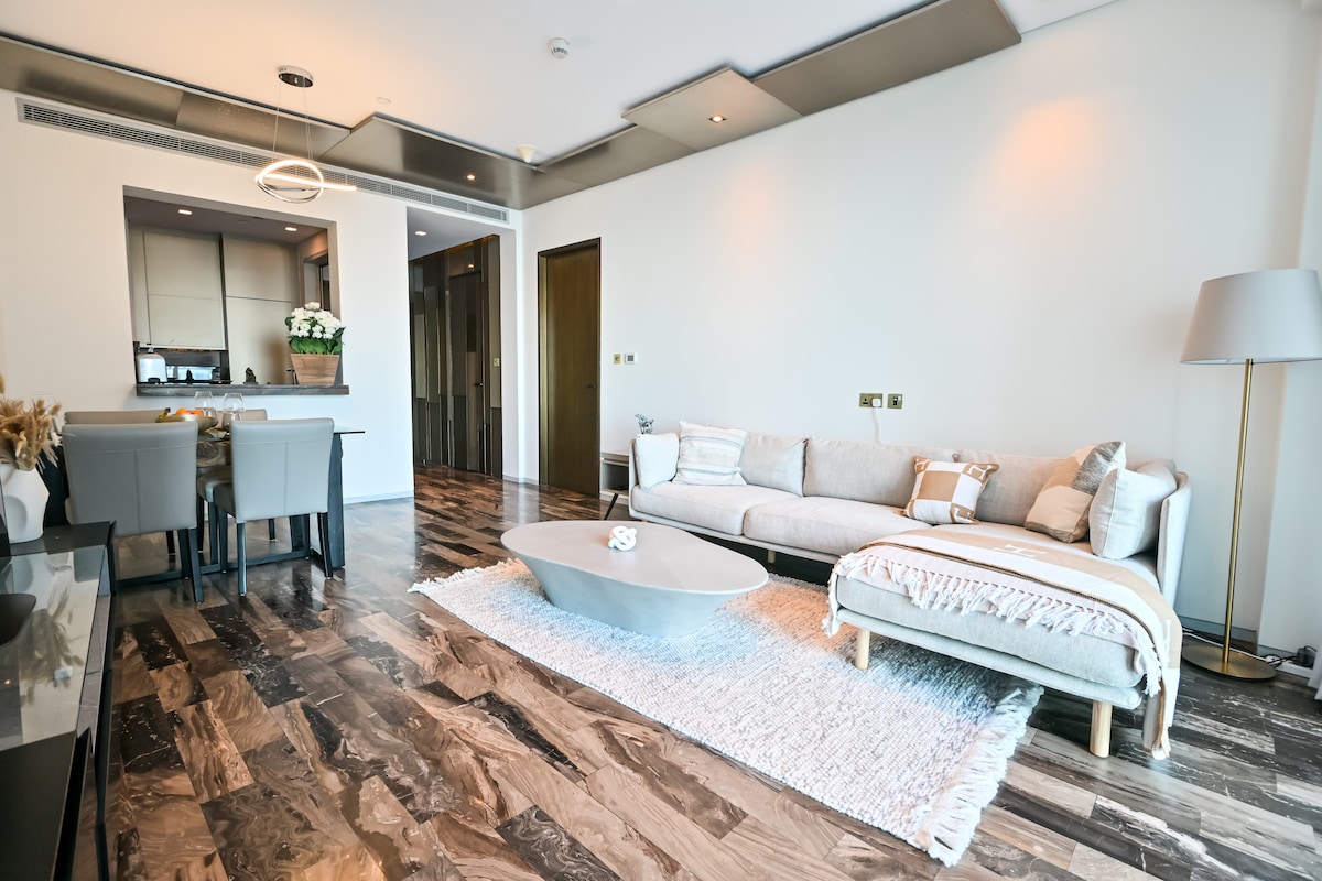 Successful Airbnb property: Luxury Fendi design 1-BR Apartment-Bluewaters View in Dubai Marina