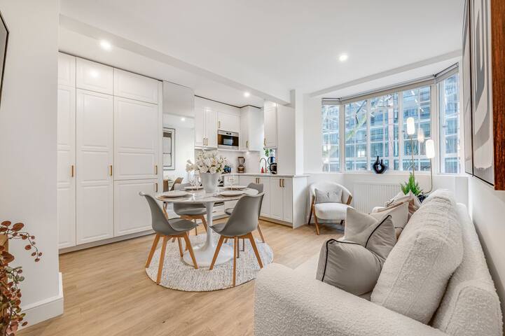 Chelsea Apartment in a Prime Central Location gallery image 3