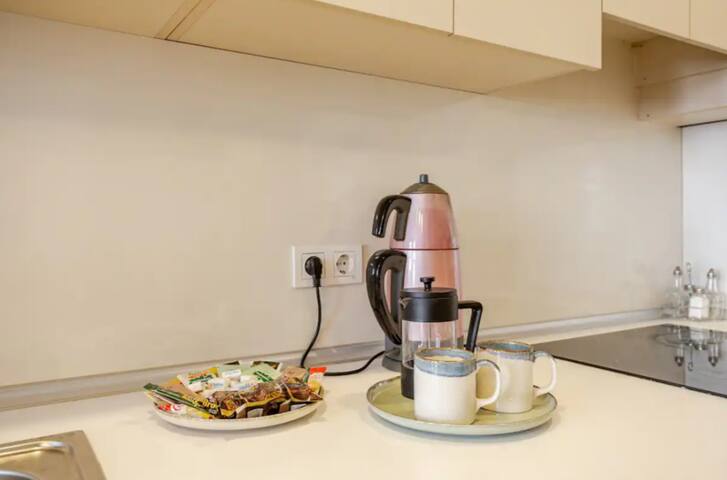 Large Flat in Center with balcony gallery image 5