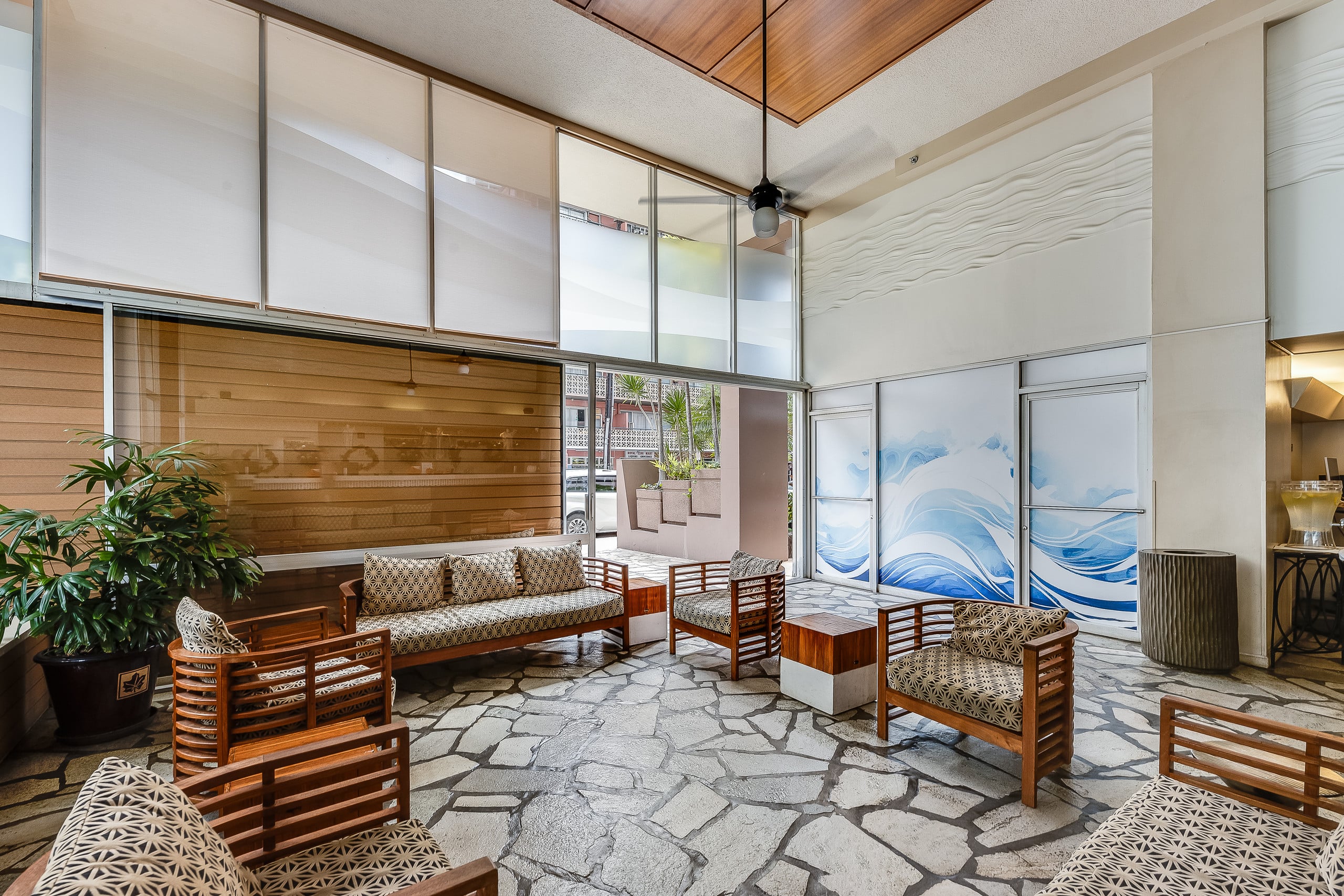 New Remodel 1 BR Modern Condo 5 Min Walk to Beach - Image 11