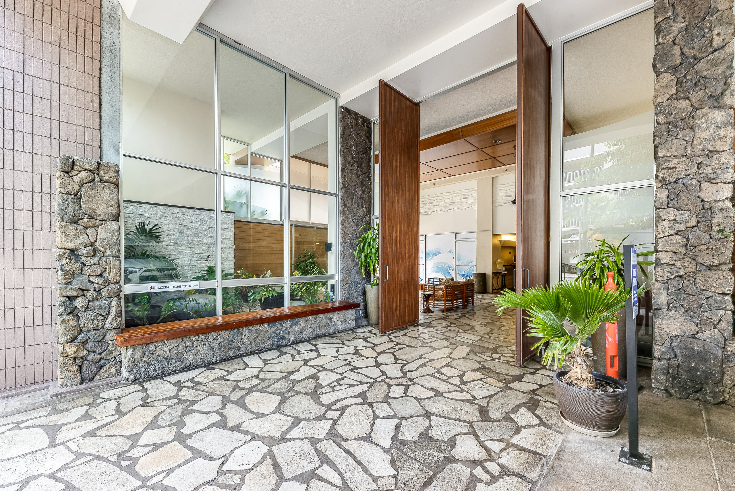 New Remodel 1 BR Modern Condo 5 Min Walk to Beach - Image 53
