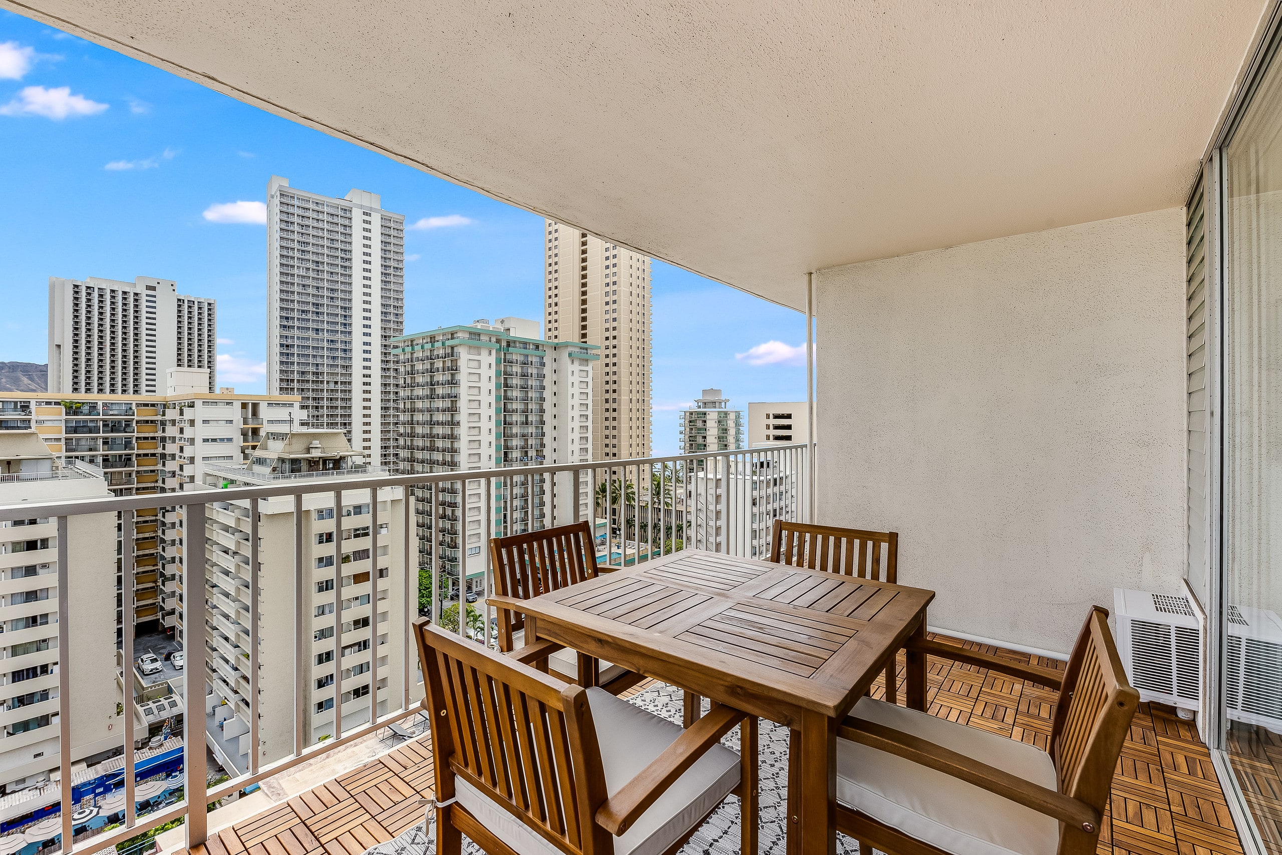 New Remodel 1 BR Modern Condo 5 Min Walk to Beach - Image 38
