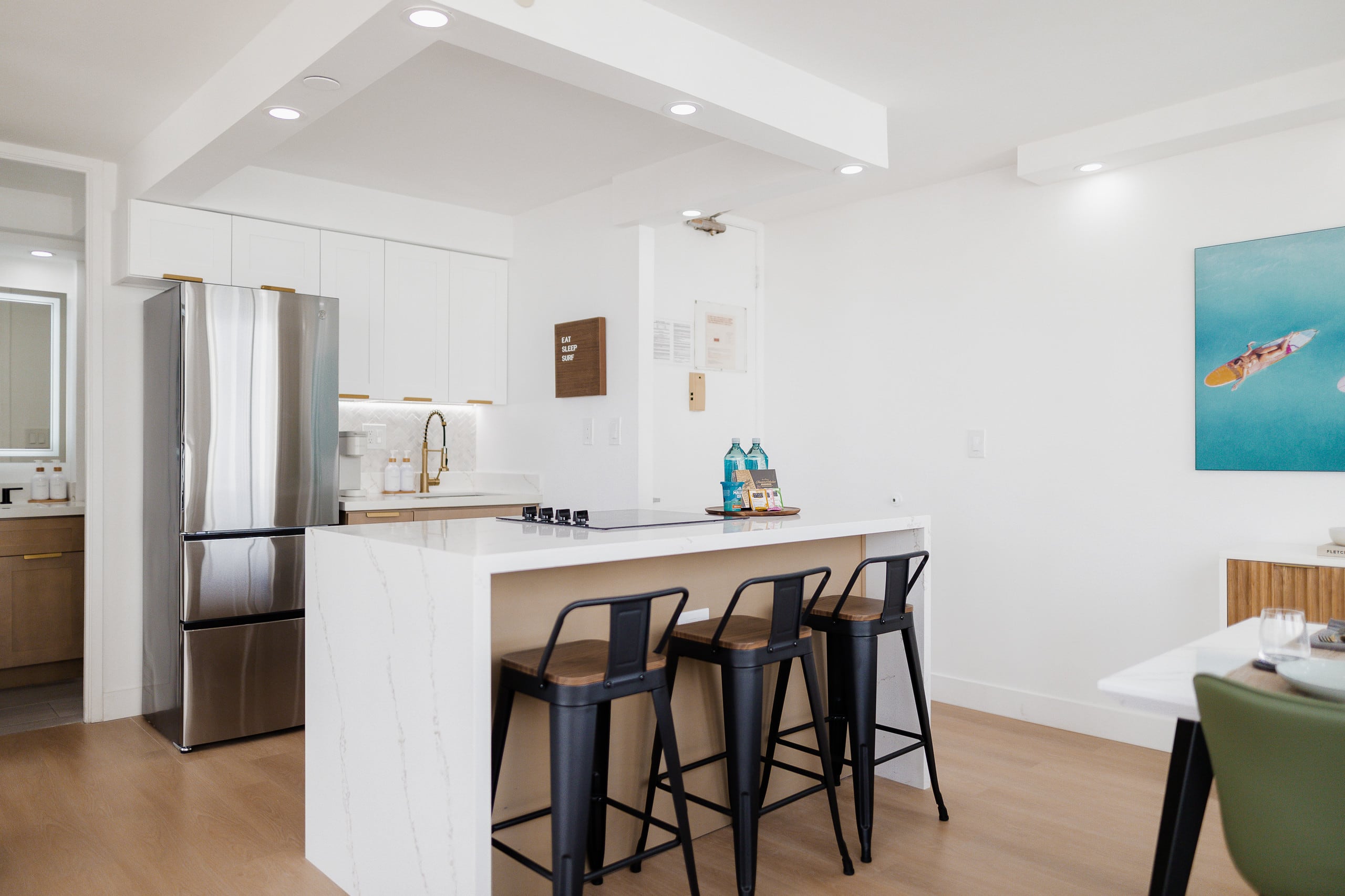 New Remodel 1 BR Modern Condo 5 Min Walk to Beach - Image 23