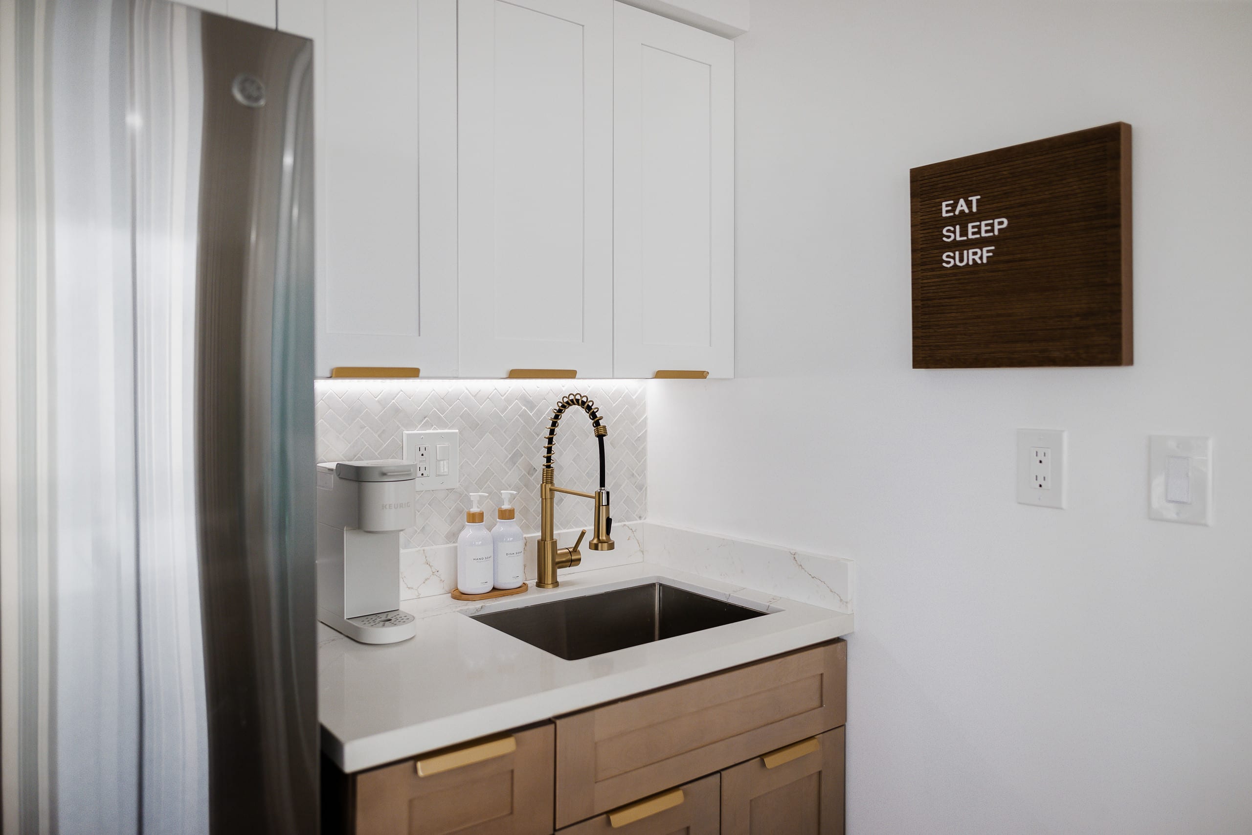 New Remodel 1 BR Modern Condo 5 Min Walk to Beach - Image 21