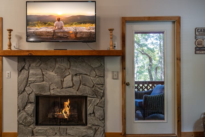 North Woods | 5 Min Downtown | Hot Tub | Private - Blairsville, GA