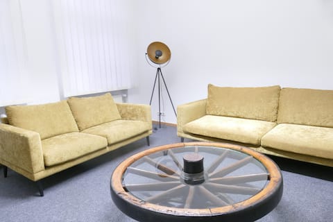 Downtown: 110 m² beautiful old building 
(2 bathrooms)