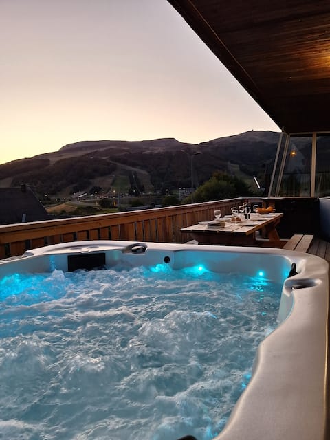 Chalet Marghan Super Besse 8+2 people with Hot Tub