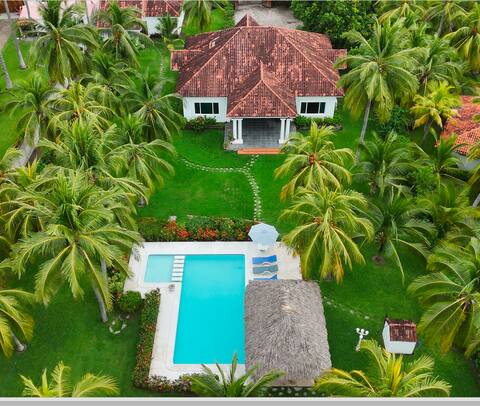 Casa Blanca Front Beach Home