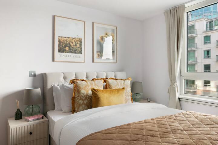 2 bed riverside flat with breath taking views gallery image 4