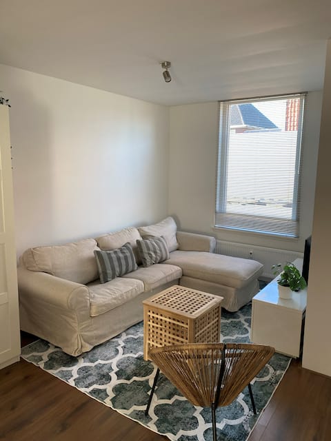 Entire house with 2 bathrooms. Lots of privacy!