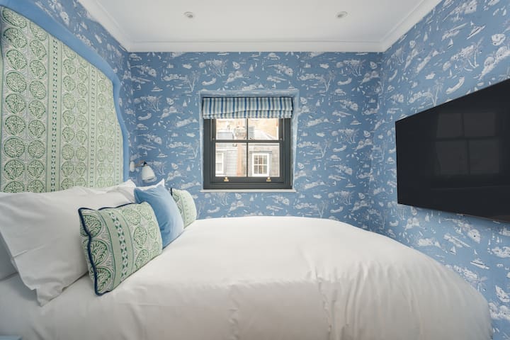 Rare Opportunity £4M Mews on Iconic Pavilion Road gallery image 5