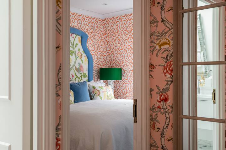 Rare Opportunity £4M Mews on Iconic Pavilion Road