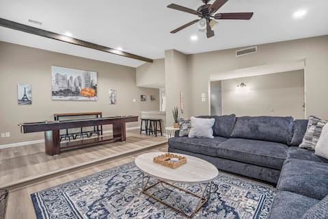 Charming Bedford 4BR Gameroom