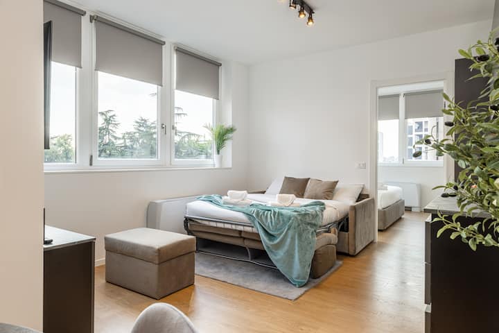 Cozy Moon Apartment With Free Parking [Prada-ieo] - Milan Linate Airport (LIN)