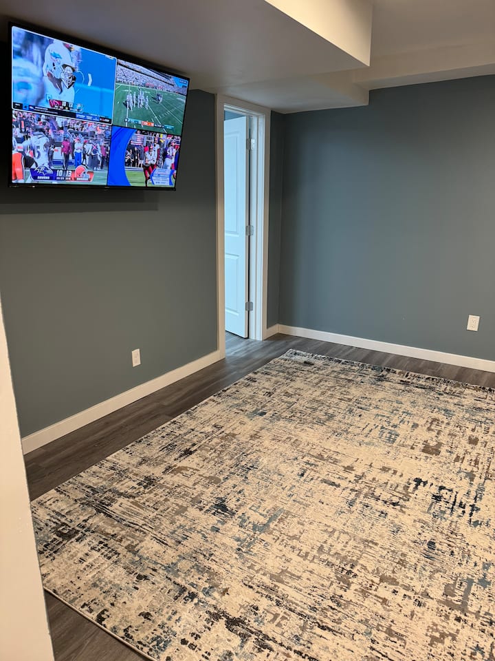Cozy Basement In Mid-town - Lincoln, NE