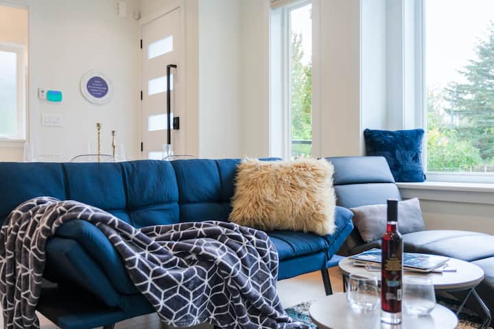 Brand New 3br Home In Heart Of Renfrew Height - Burnaby
