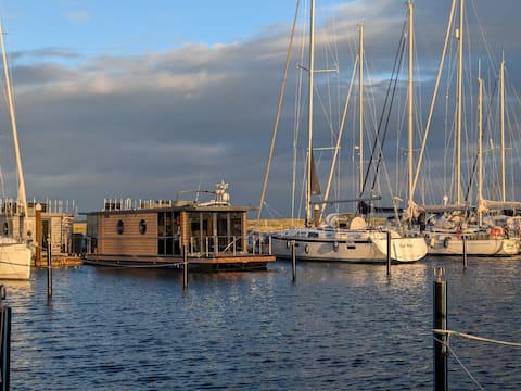 Houseboat Fjord Stella/Baltic Sea with bio sauna
