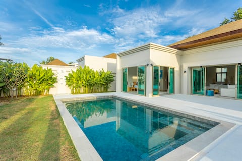 *Brand New 4BR Villa | Luxury Stay 2024 V139