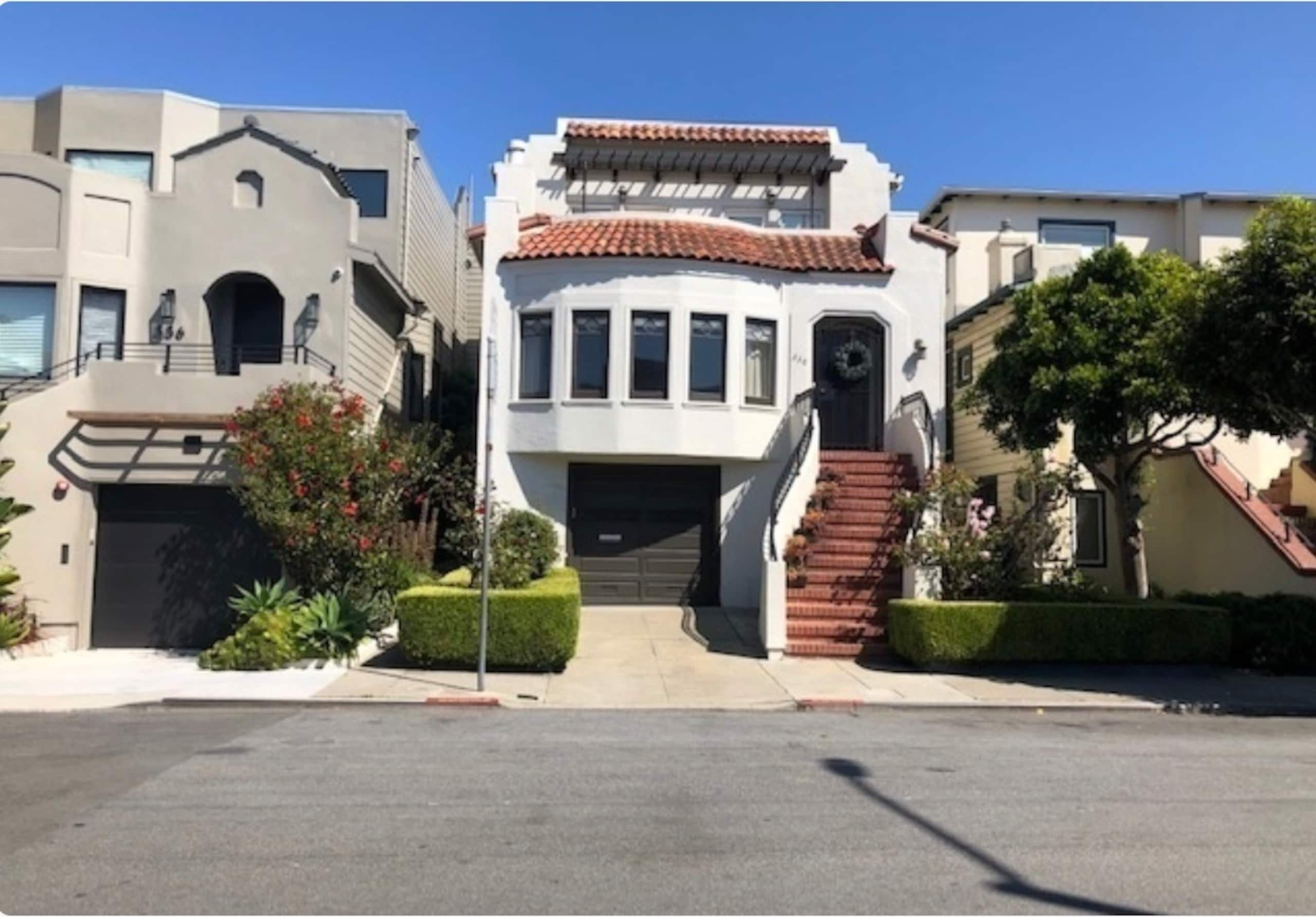 Home in San Francisco · ★4.97 · 7 bedrooms · 6 beds · 4 baths - Image 1