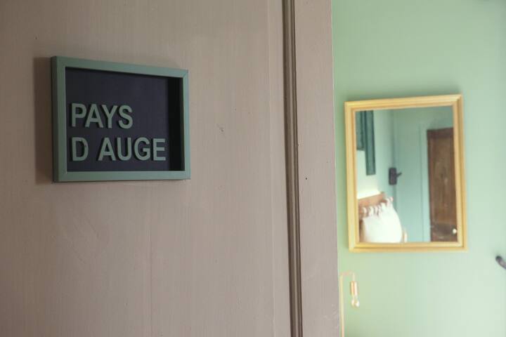 כניסה לחדר Pays d'Auge