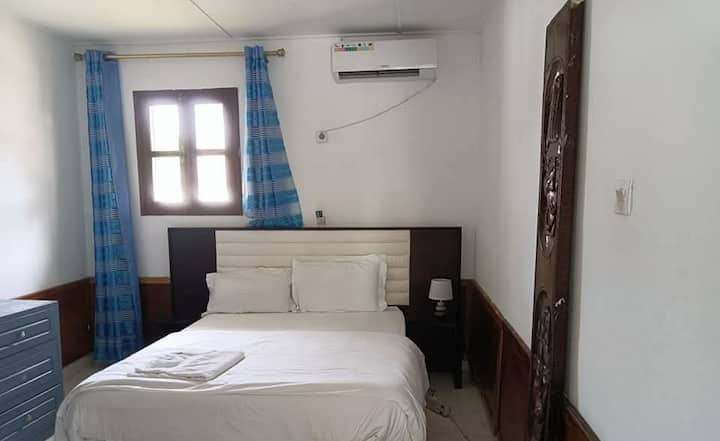 غرفة النوم 2