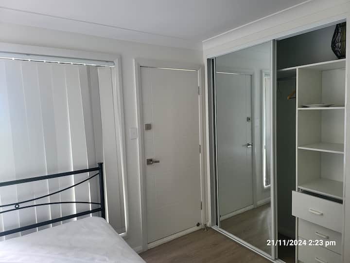 E3-bd-modern Bedroom W Onsuite, Balcony, Tv, Wi-fi - Saint Andrews