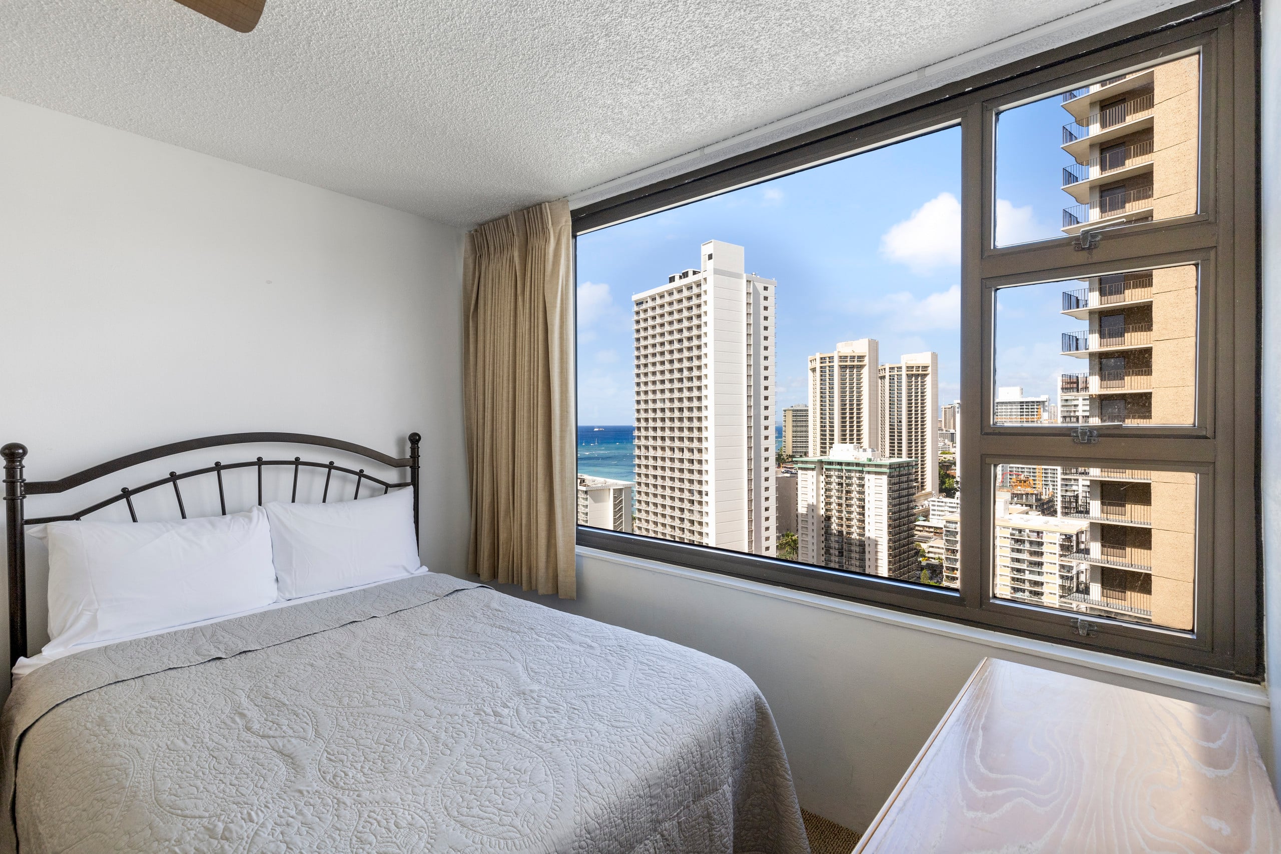 Hotel in Honolulu · ★4.42 · 1 bedroom · 3 beds · 1 private bath - Image 9