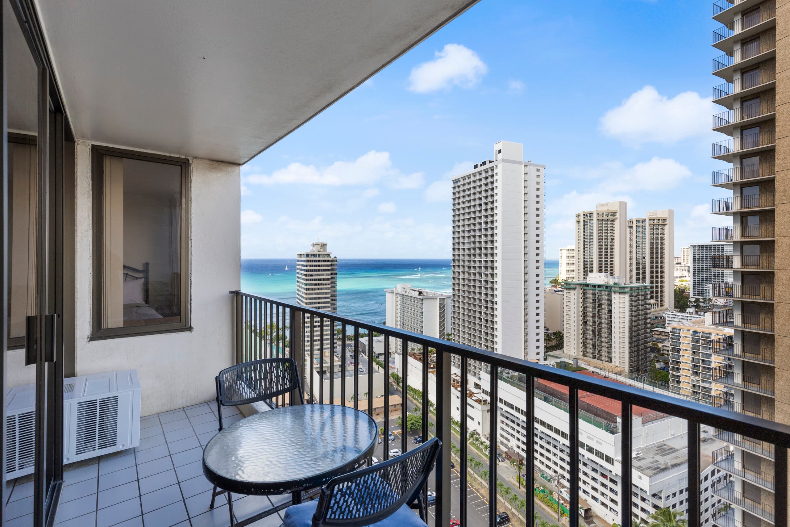 Hotel in Honolulu · ★4.42 · 1 bedroom · 3 beds · 1 private bath - Image 25