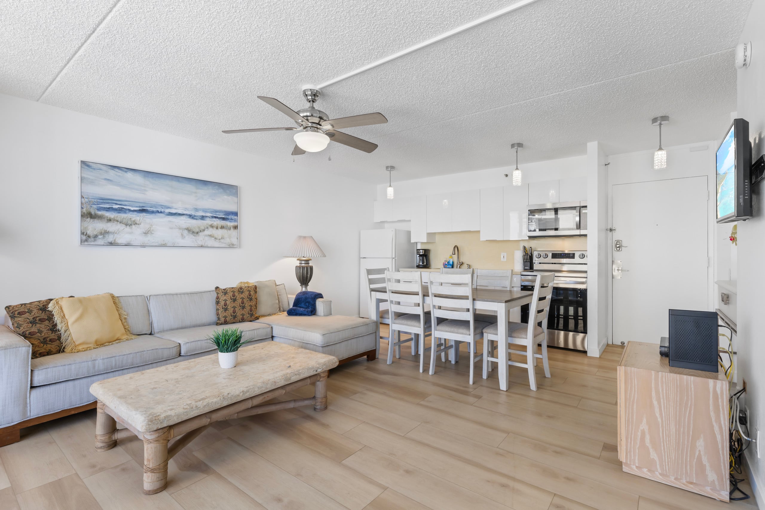 Hotel in Honolulu · ★4.42 · 1 bedroom · 3 beds · 1 private bath - Image 2