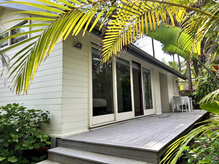 PRIVATE STUDIO — ideal for grandparents, couples or guests wanting extra privacy